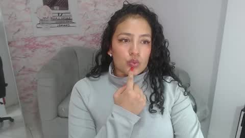 Snapshot of tamara_brown_t chatting on 11/18/25, 02:28 Tamara online show from 11/18/25, 02:28