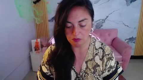tamara_ch1 online show from 10/15/25, 03:06