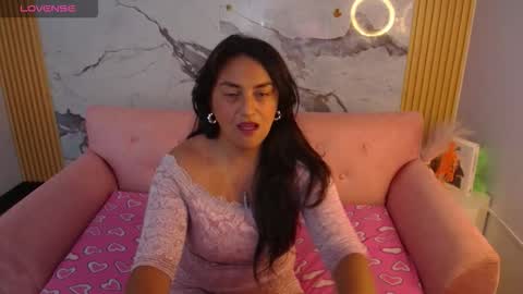 tamara_ch1 online show from 10/23/25, 02:55