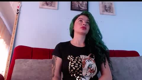 Snapshot of tamara_reyna chatting on 12/03/25, 08:18 Tammy Modelo independiente YEAH online show from 12/03/25, 08:18