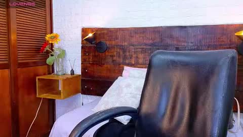    online show from 10/25/25, 10:12