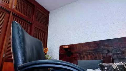    online show from 11/18/25, 10:52