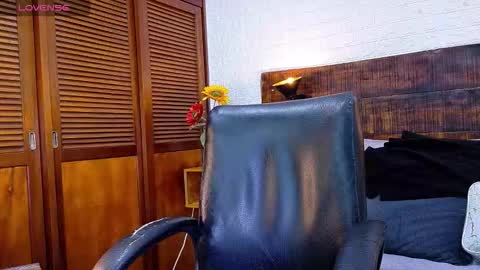    online show from 11/26/25, 10:27