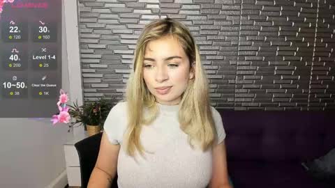 Snapshot of tamara_velezz chatting on 04/28/26, 09:20 Tamara online show from 04/28/26, 09:20