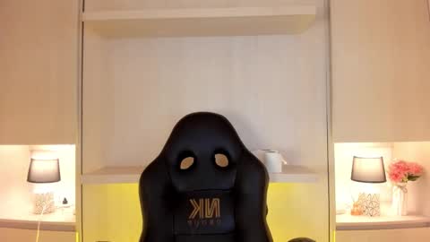 Snapshot of tamarazaki chatting on 10/28/25, 08:00 Tami online show from 10/28/25, 08:00