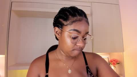 Snapshot of tamarazaki chatting on 11/03/25, 07:37 Tami online show from 11/03/25, 07:37