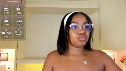 Snapshot of tamarazaki chatting on 11/06/25, 08:54 Tami online show from 11/06/25, 08:54