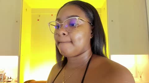 Snapshot of tamarazaki chatting on 11/07/25, 08:53 Tami online show from 11/07/25, 08:53