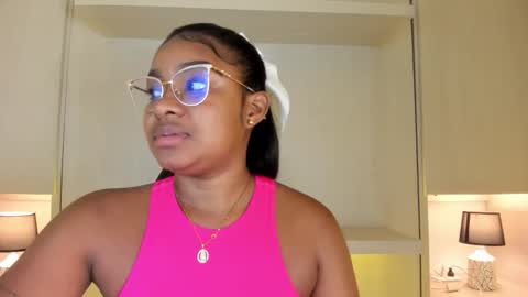 Snapshot of tamarazaki chatting on 11/22/25, 08:08 Tami online show from 11/22/25, 08:08