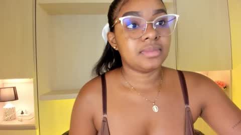 Snapshot of tamarazaki chatting on 11/24/25, 08:19 Tami online show from 11/24/25, 08:19