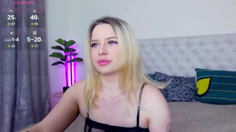 TamarraFox online show from 06/09/26, 04:24