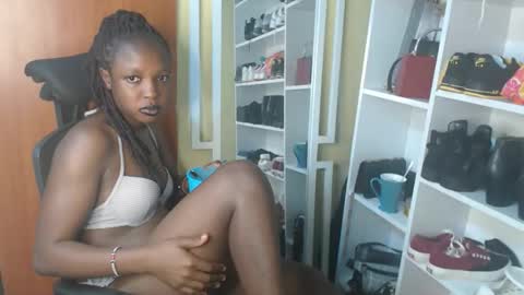 Snapshot of tamela_1 chatting on 10/09/25, 05:05 tamela online show from 10/09/25, 05:05