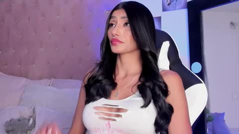 Snapshot of tami_04 chatting on 11/29/25, 02:58 Im Tami online show from 11/29/25, 02:58