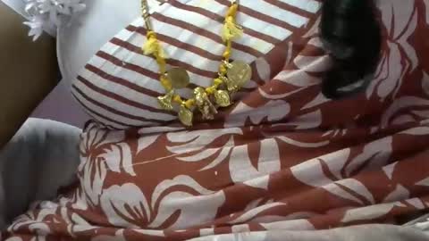 tamil_rathi online show from 11/28/25, 02:47