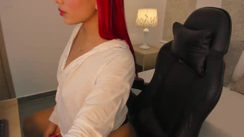 Snapshot of tamy_desire chatting on 10/22/25, 07:46 T A M Y online show from 10/22/25, 07:46