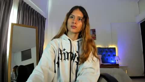 Snapshot of tamy_edwards chatting on 11/09/25, 01:42 Tamy online show from 11/09/25, 01:42