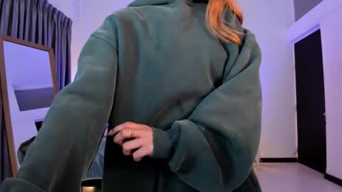 Snapshot of tamy_edwards chatting on 12/05/25, 08:27 Tamy online show from 12/05/25, 08:27