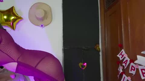 Snapshot of tamyeliot chatting on 09/26/25, 04:27 Tamy online show from 09/26/25, 04:27