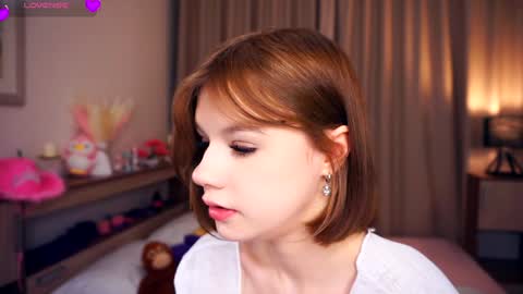 Leila night Mia day online show from 02/07/25, 07:49