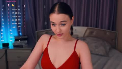 Leila night Mia day online show from 02/11/25, 10:26