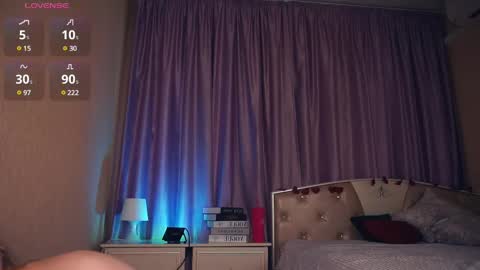 Leila night Mia day online show from 02/20/25, 11:31