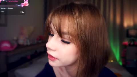 Leila night Mia day online show from 02/21/25, 07:32