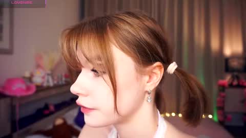 Leila night Mia day online show from 02/22/25, 08:20