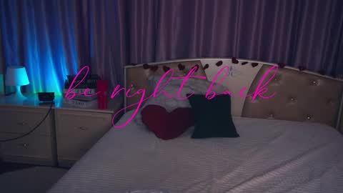 Leila night Mia day online show from 03/05/25, 10:22