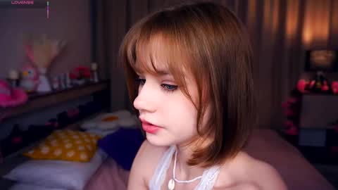 Leila night Mia day online show from 03/11/25, 07:36