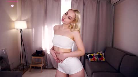Leila night Mia day online show from 09/09/25, 05:51