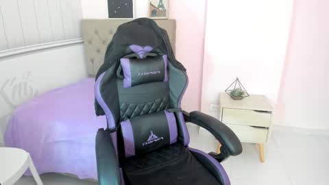 Tania  online show from 10/28/25, 02:31