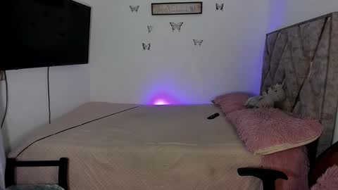 Snapshot of tania_rendon1 chatting on 11/26/25, 12:17 Tania online show from 11/26/25, 12:17