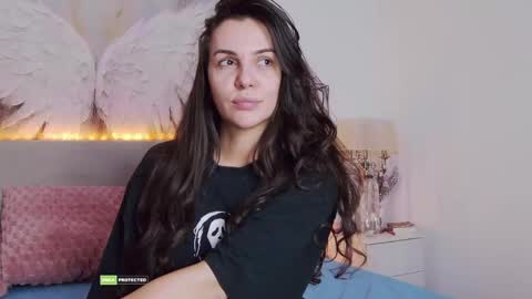 Snapshot of taniaamore chatting on 05/24/26, 07:30 Tania Amore online show from 05/24/26, 07:30