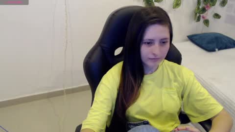 Snapshot of taniadevil_69 chatting on 12/18/24, 03:11 Tania online show from 12/18/24, 03:11
