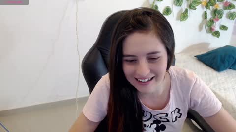 Snapshot of taniadevil_69 chatting on 12/26/24, 04:47 Tania online show from 12/26/24, 04:47