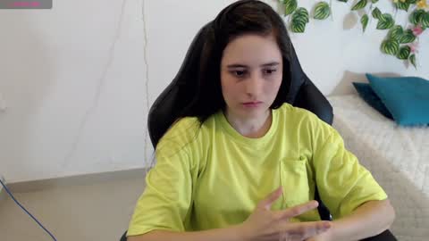 Snapshot of taniadevil_69 chatting on 02/07/25, 05:51 Tania online show from 02/07/25, 05:51