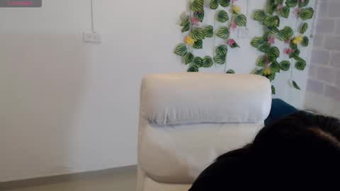 Tania  online show from 12/01/25, 06:57