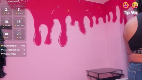 TaniaJhons online show from 10/31/25, 01:50