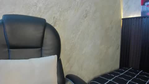Snapshot of tanisha__lux chatting on 03/05/26, 11:23 Tanisha online show from 03/05/26, 11:23