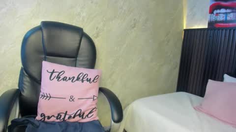 Snapshot of tanisha__lux chatting on 03/07/26, 12:18 Tanisha online show from 03/07/26, 12:18