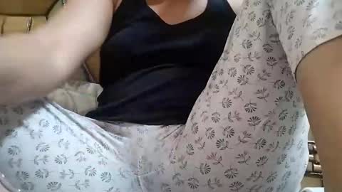 Snapshot of taniya_roy4628 chatting on 04/06/26, 06:36 taniya_roy4628 online show from 04/06/26, 06:36