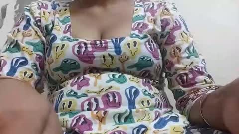 Snapshot of taniya_roy4628 chatting on 04/12/26, 03:50 taniya_roy4628 online show from 04/12/26, 03:50