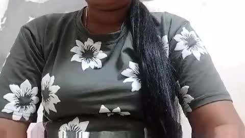 Snapshot of taniya_roy4628 chatting on 04/20/26, 02:25 taniya_roy4628 online show from 04/20/26, 02:25