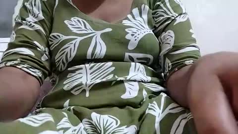 Snapshot of taniya_roy4628 chatting on 05/12/26, 02:30 taniya_roy4628 online show from 05/12/26, 02:30