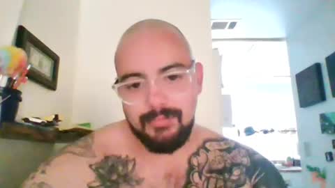 Snapshot of tannedirish chatting on 07/13/26, 11:40 tannedirish online show from 07/13/26, 11:40