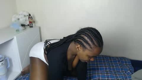 tania online show from 10/24/25, 02:08