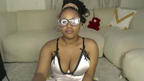 Snapshot of tannia004 chatting on 07/28/26, 10:42 tania online show from 07/28/26, 10:42