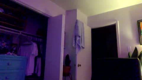 Snapshot of tantrichealing chatting on 10/29/25, 12:24 Dr. Love online show from 10/29/25, 12:24