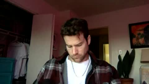 Snapshot of tantrichealing chatting on 11/25/25, 01:22 Dr. Love online show from 11/25/25, 01:22