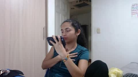 Snapshot of tantricroots chatting on 03/03/25, 02:26 Angeline Follow online show from 03/03/25, 02:26